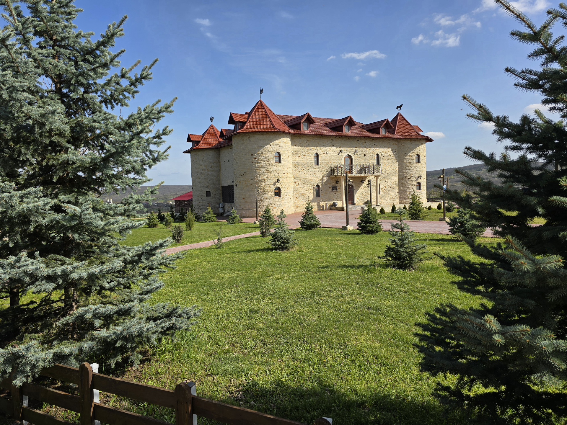 Unghern Castle Gallery 4